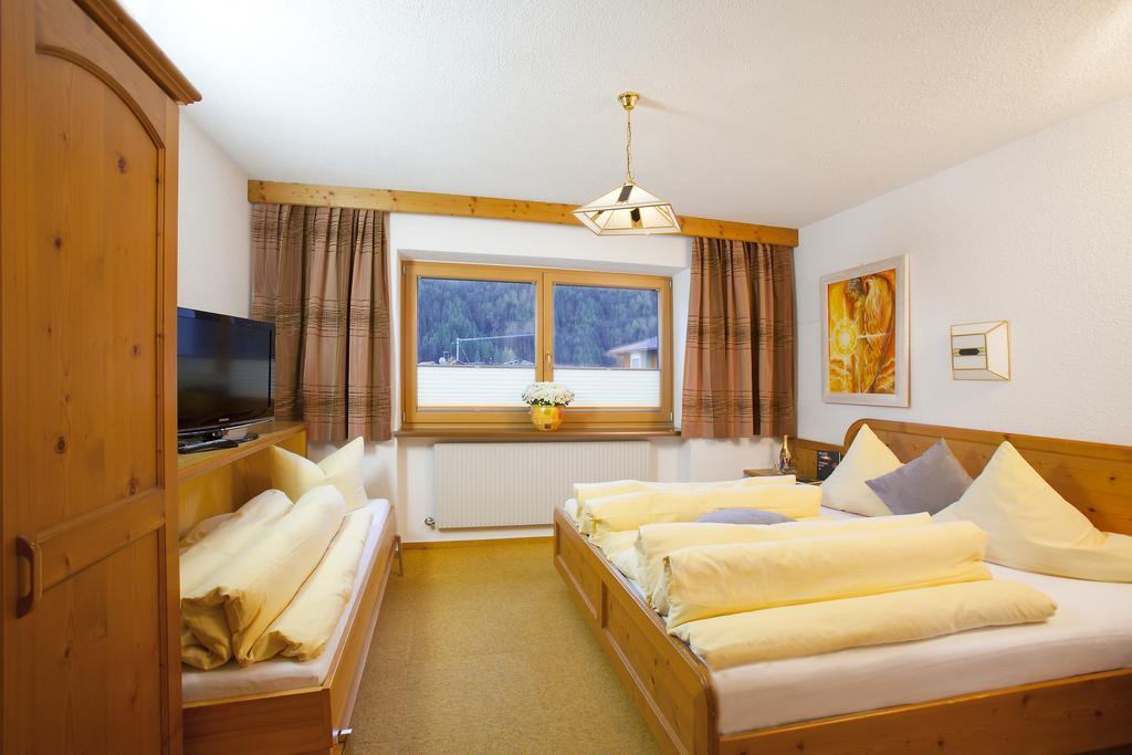 Top Tirol Appartement Huben  Szoba fotó