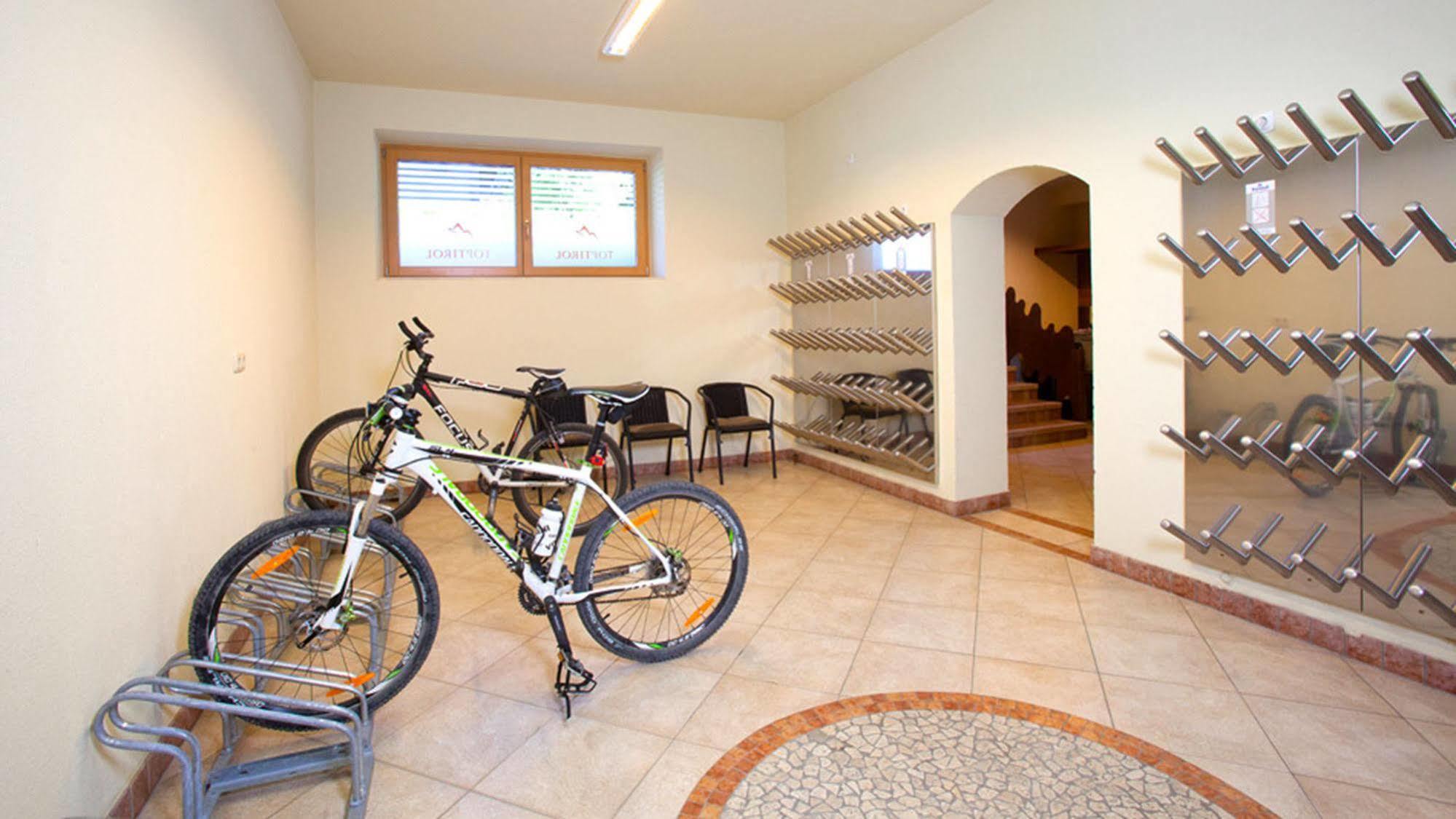 Top Tirol Appartement Huben  Kültér fotó